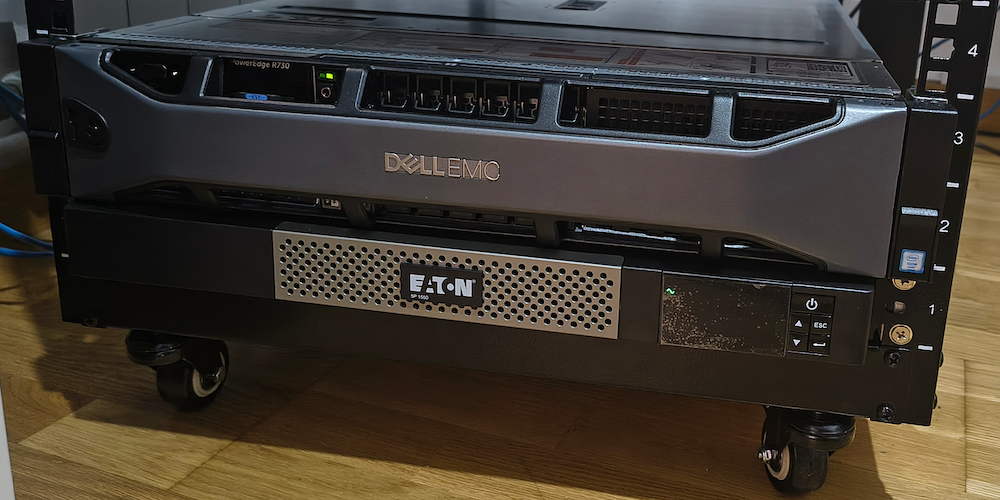 Dell R730 server with Eaton 5P1550IR